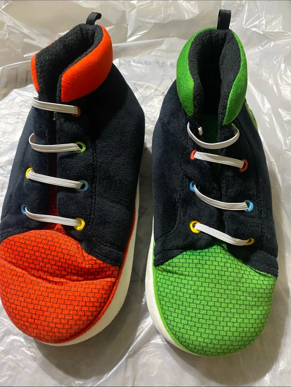 Super Mario Kids High-Top Slippers in Black, Green & Red sz 4/5